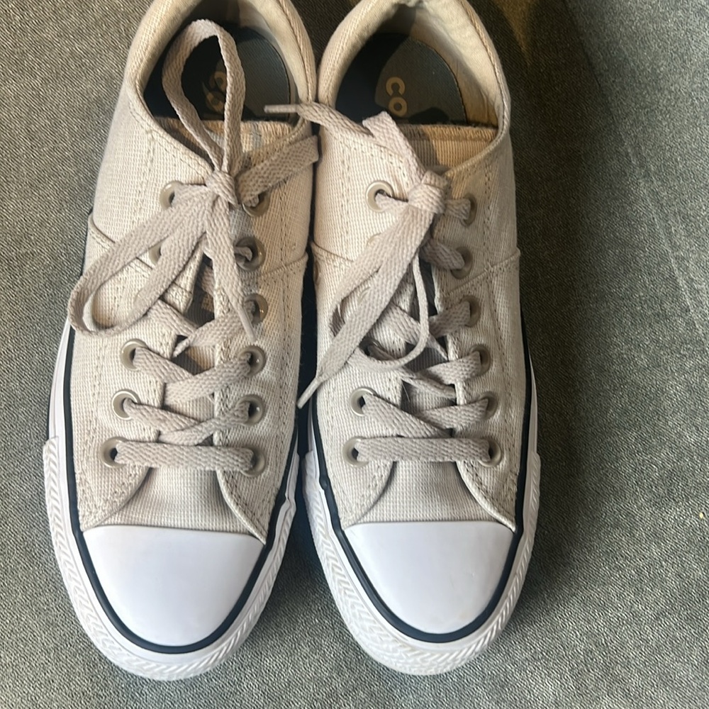 Converse All Star Women’s size 7 - Picture 3 of 7
